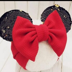 Red baby ear knotted bow